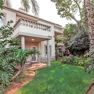 Villa Via Executive Suites With Power Back-Up